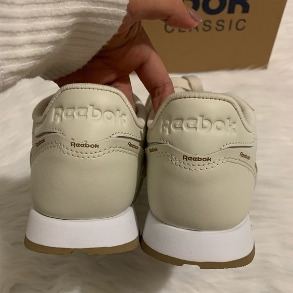New Reebok shoes - Picture 3 of 6
